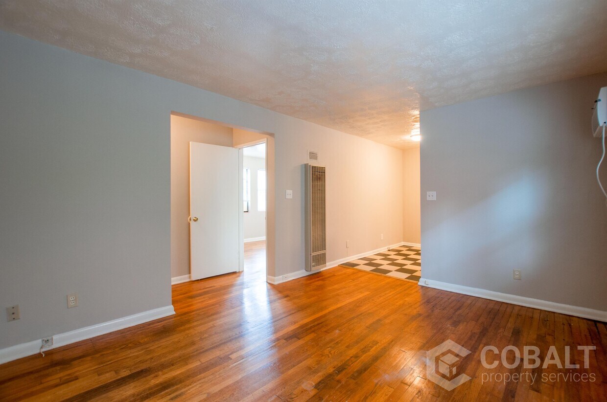 Foto principal - 1009 Greenwood Ave NE