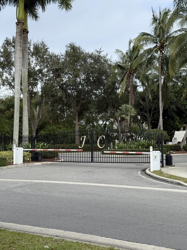 Foto del edificio - 5079 Palmbrooke Cir