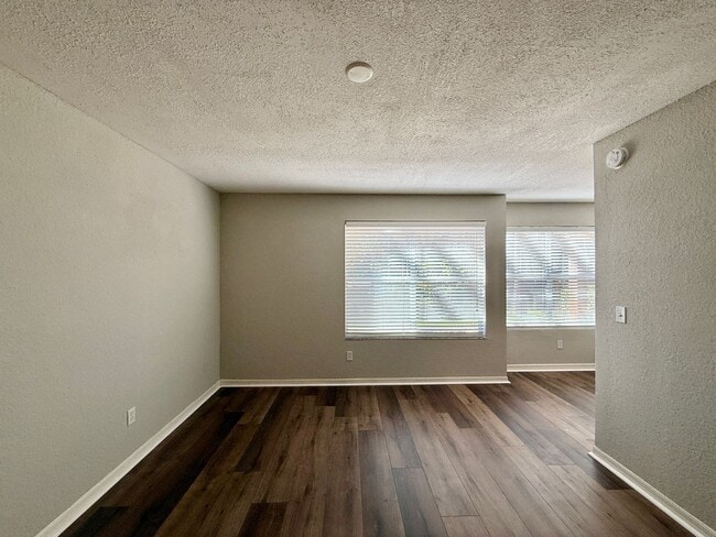 Photo - LOVELY 1/1 CONDO IN SOUTHWEST IN VILLA MEDICI