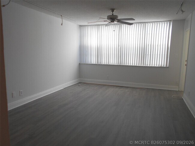 Building Photo - 2781 Taft St