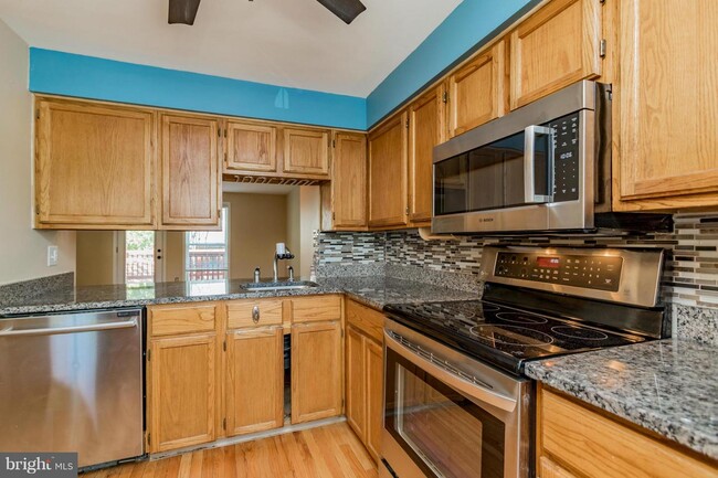 Foto del edificio - 5330 Harbor Ct Dr