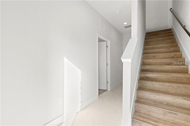 Foto del edificio - 4810 W McElroy Ave