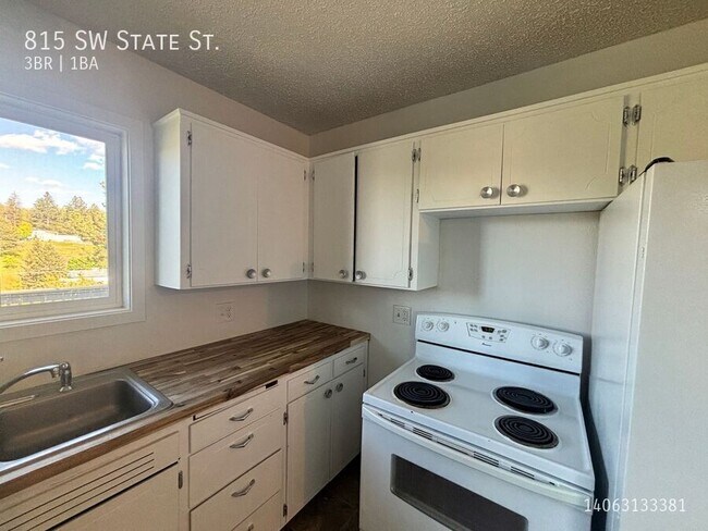 Foto del edificio - 815 SW State St