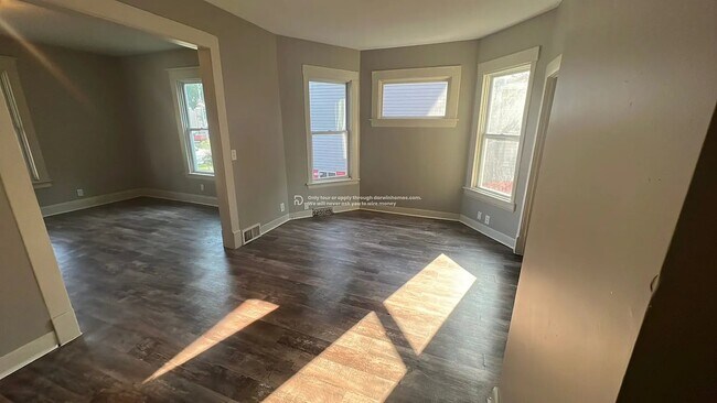 Foto del edificio - 2907 Bristol St