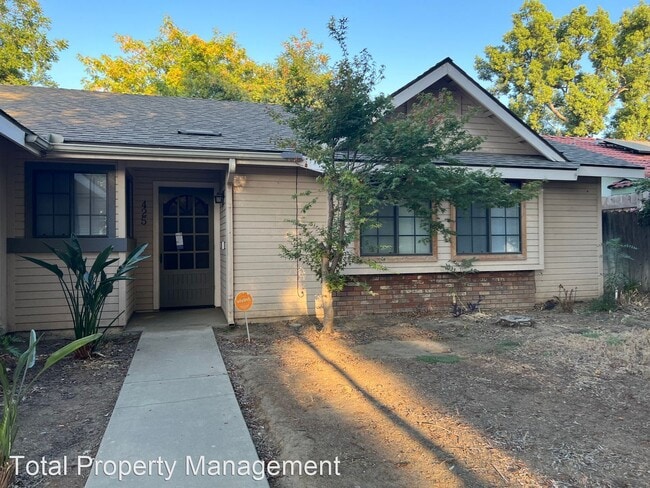 Building Photo - 3 br, 2 bath House - 425 S. Aronian St.