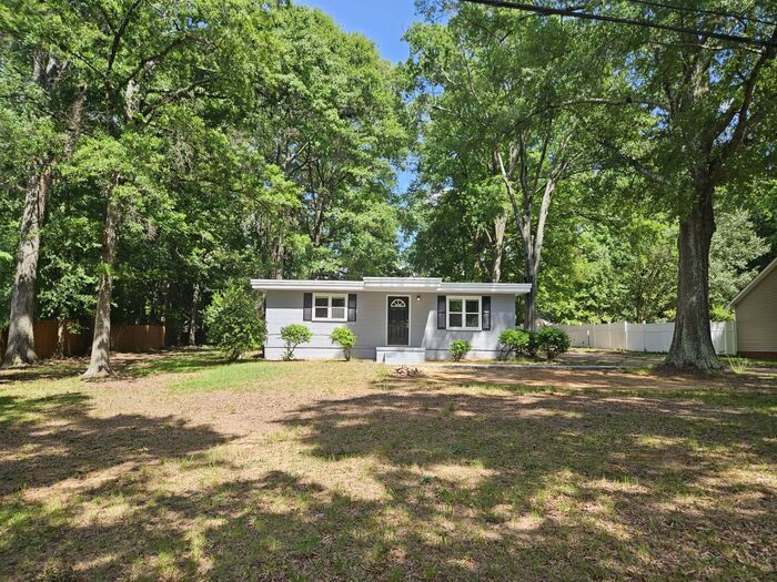 Primary Photo - Charming 3 bedroom