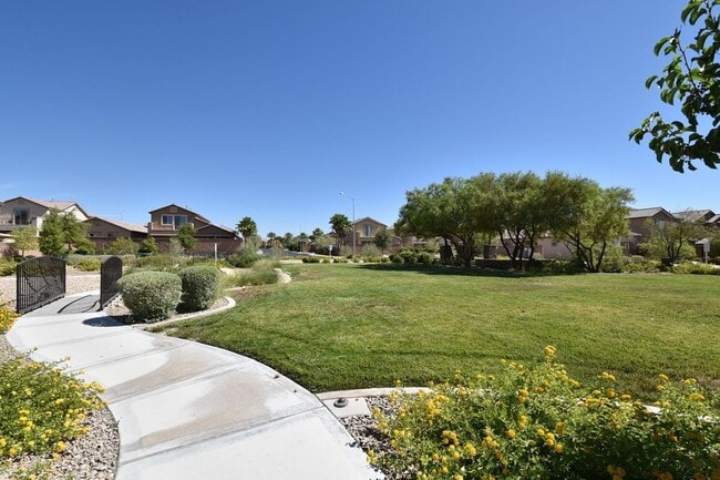 Building Photo - 7226 Summer Grove Ave