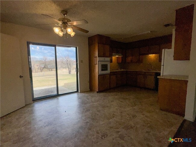 Foto del edificio - 2905 Persimmon Dr