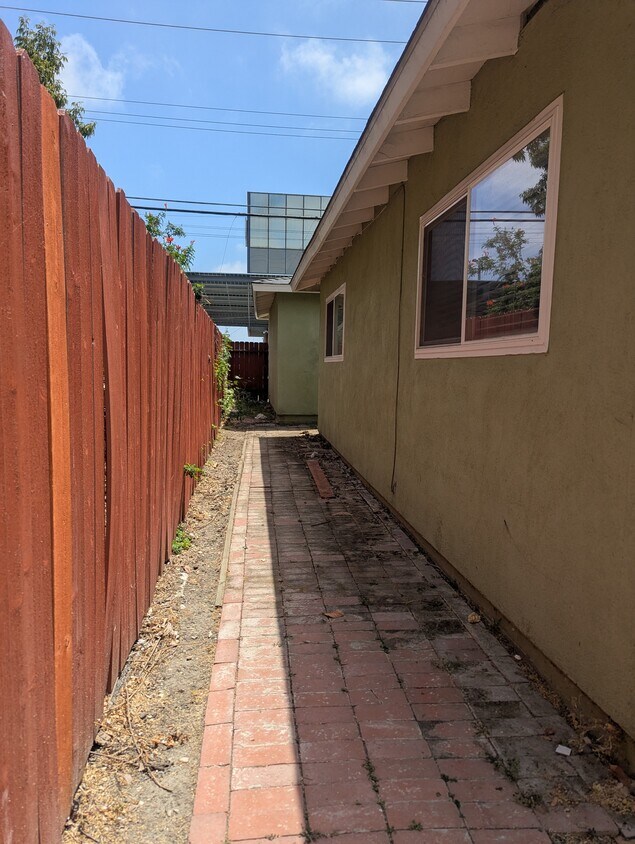 Foto del edificio - 10694 Chestnut St