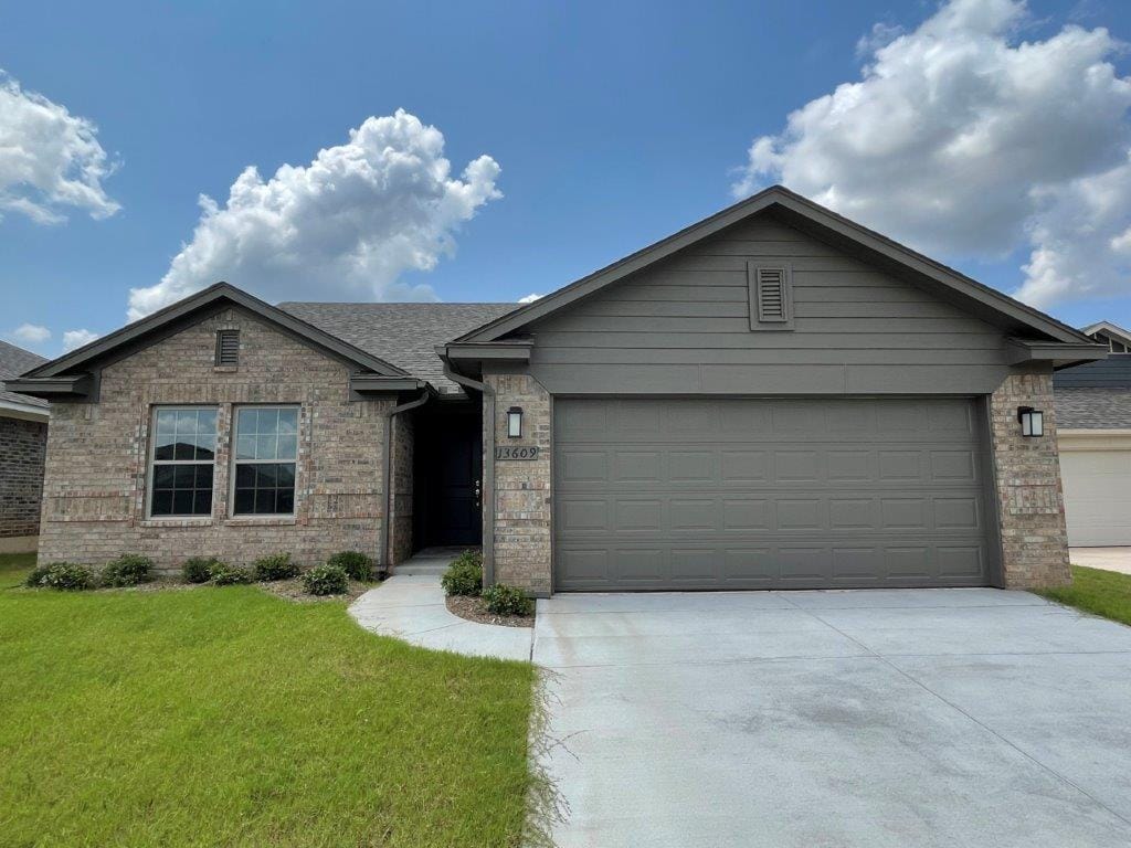 Foto principal - 13609 Watson Dr