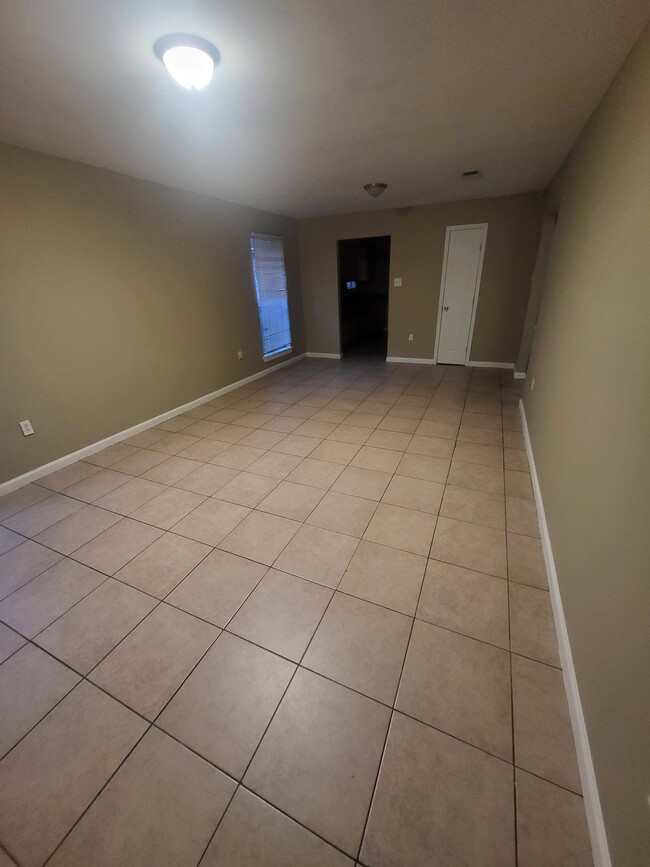 Building Photo - 10215 El Scott Ave