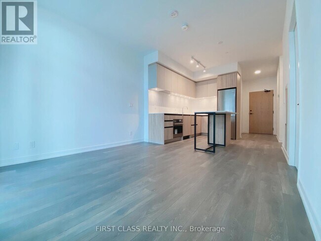 Building Photo - 8-D518 Beverley Glen Blvd