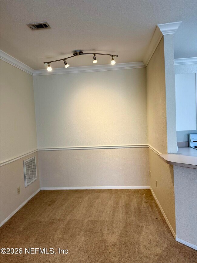 Foto del edificio - 13810 Sutton Park Dr N