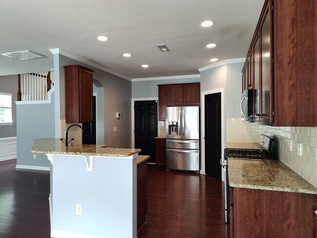 Foto del edificio - Move-in ready Townhome with in Stone Creek...