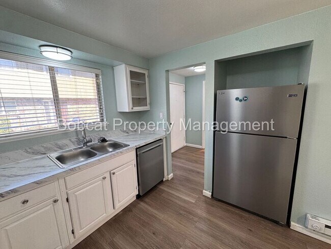 Building Photo - 1330 Ashby Ct