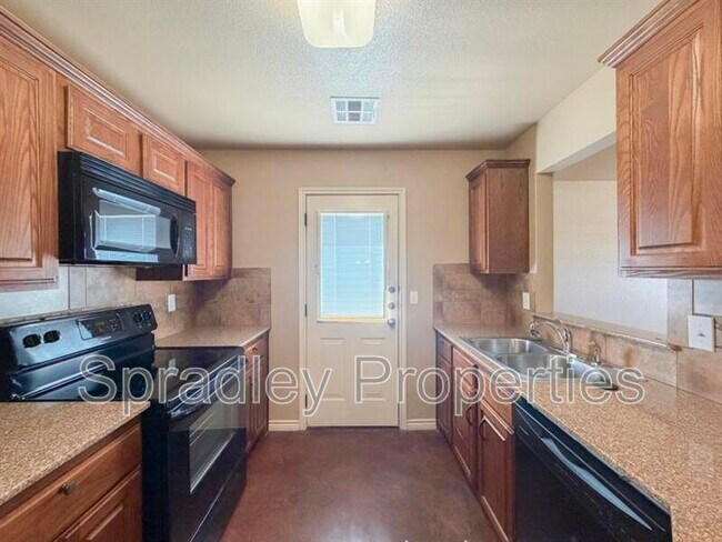 Foto del edificio - 4818B Deep Dr