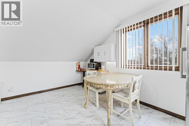 Photo du bâtiment - 1467 Guildwood Crescent