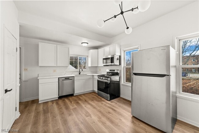 Building Photo - 1314 Cove Ave