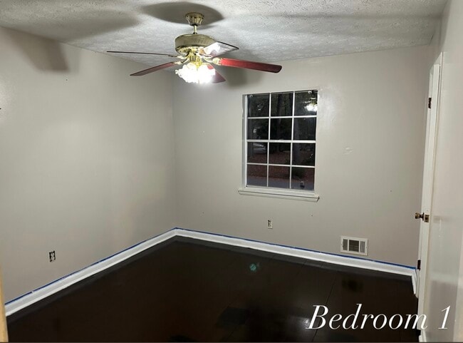 Building Photo - 157 Peachtree Ct