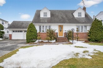 Building Photo - 112 Wentworth Ave