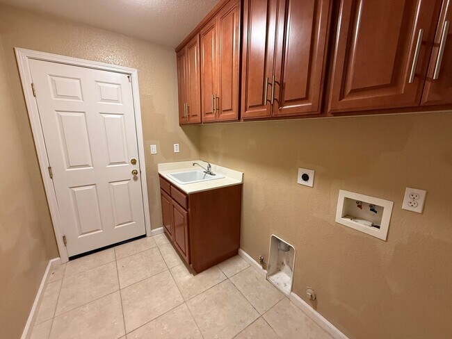 Foto del edificio - 3965 Collins St