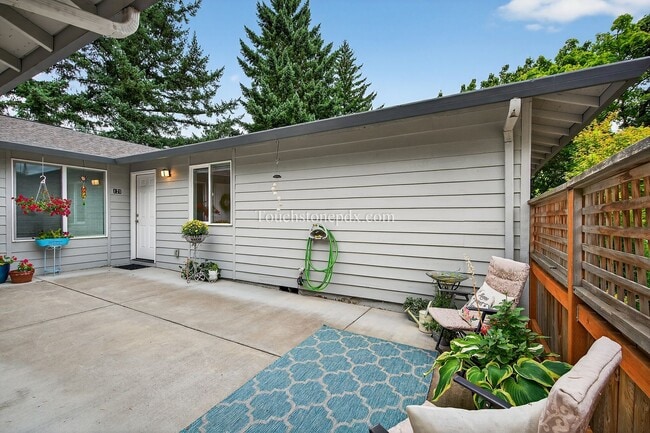 Photo - 119 SE Sweetbriar Ln Townhome