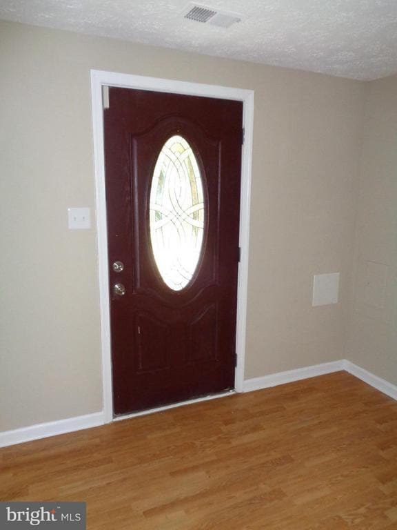 Building Photo - 2044 Tanglewood Dr