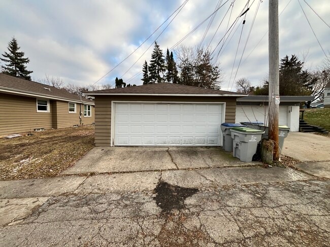 Foto del edificio - 3937 N 98th St