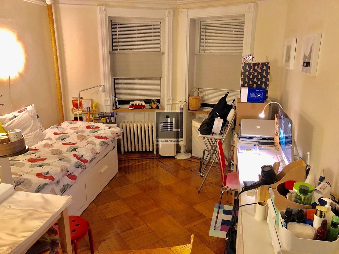 Primary Photo - Studio / Prospect Heights / $1,750