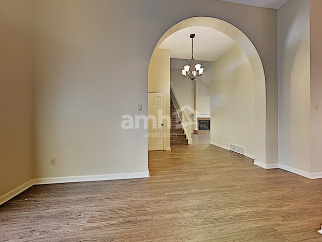 Building Photo - 8429 Wood Shadows Ln