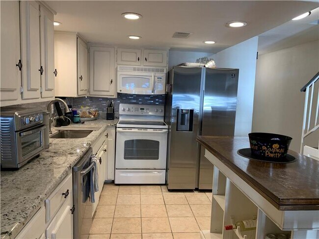 Foto del edificio - 3922 Mediterranean St