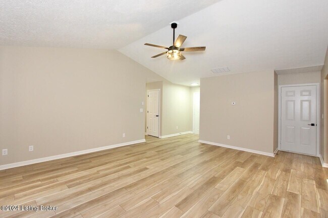 Foto del edificio - 216 Savannah Nicole Rd