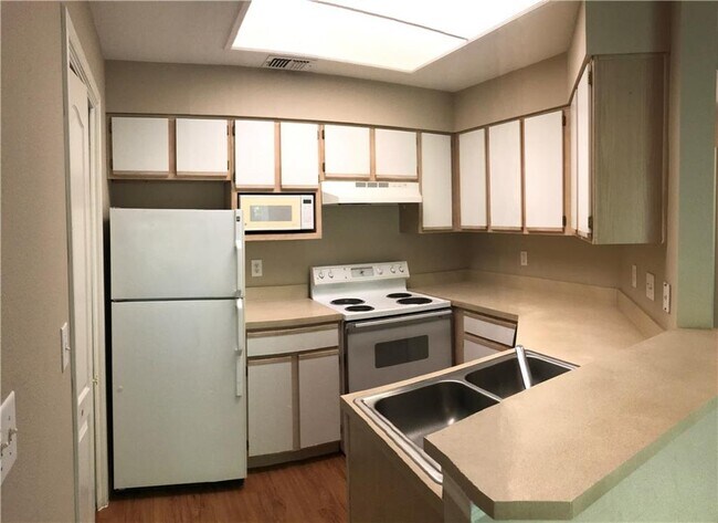 Foto del edificio - 6000 Shepherd Mountain Cove