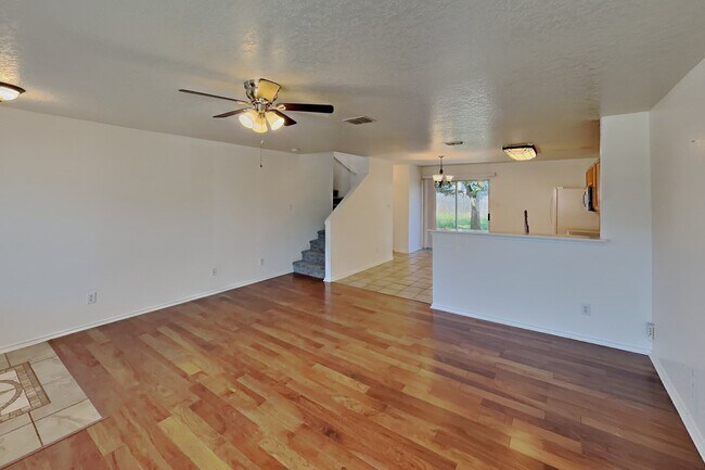 Foto del edificio - 4523 Rothberger Way