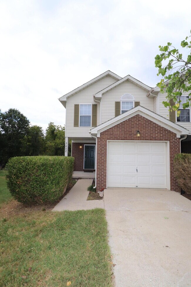 Foto del edificio - 3852 Sugar Creek Dr
