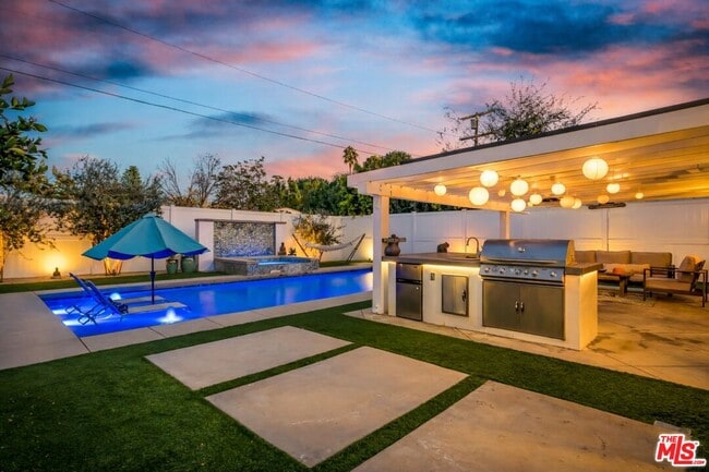 Building Photo - 4952 Placidia Ave