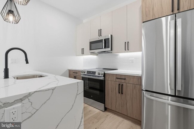 Building Photo - 203 S 13th St