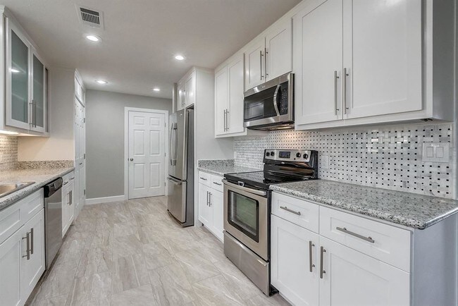 Foto del edificio - 9202 Mullins Dr