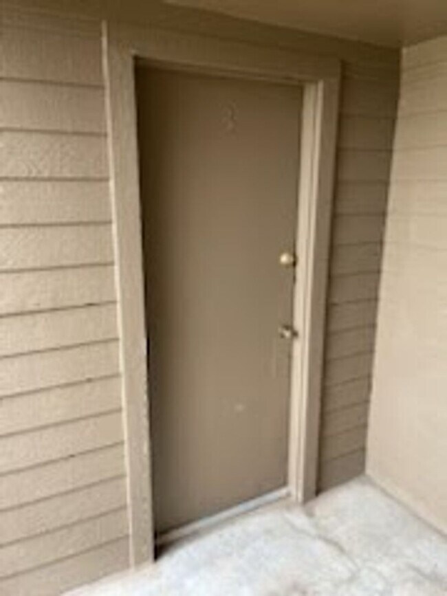 Foto del edificio - COZY EFFICIENCY APARTMENT OUTSIDE OF TOWN!!!