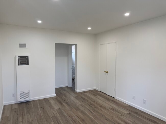 Foto del edificio - 820 S Rosemead Blvd