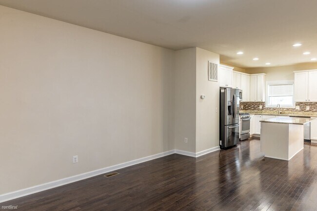 Building Photo - 4 br, 3.5 bath House - 2131 Saranac Court