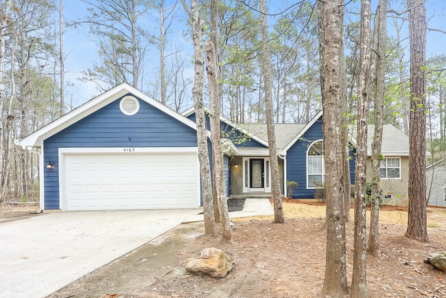 Building Photo - 4165 Golfview Dr