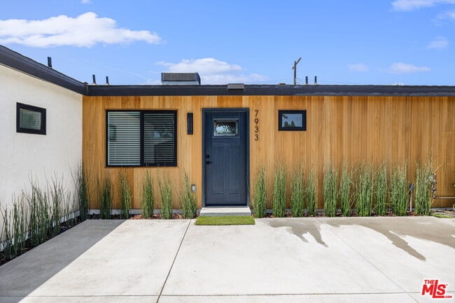Building Photo - 7933 Zelzah Ave
