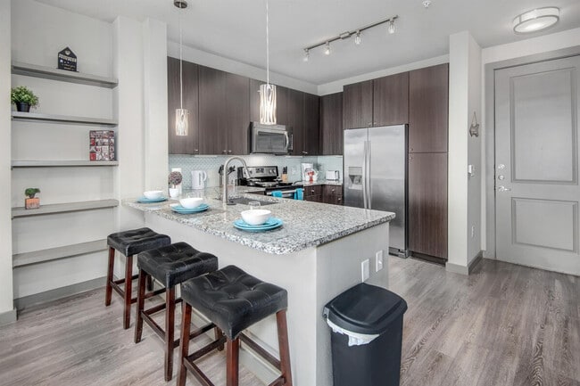 Building Photo - 1628-1898-1898 Wyndale St