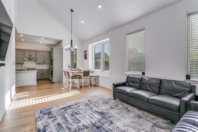 Building Photo - 9831 Romo St