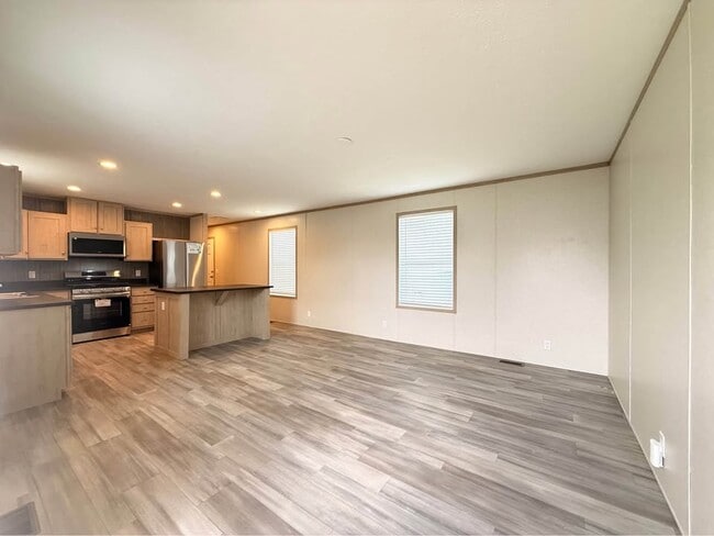 Building Photo - 52758 S Yorktown Ct