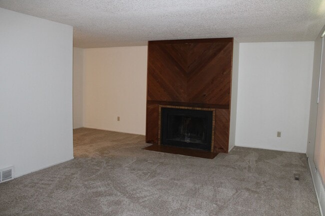 Building Photo - Comfortable 3-Bedroom Living in Northwest Fort Collins