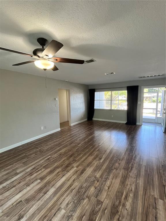 Foto del edificio - 10980 104th Ave