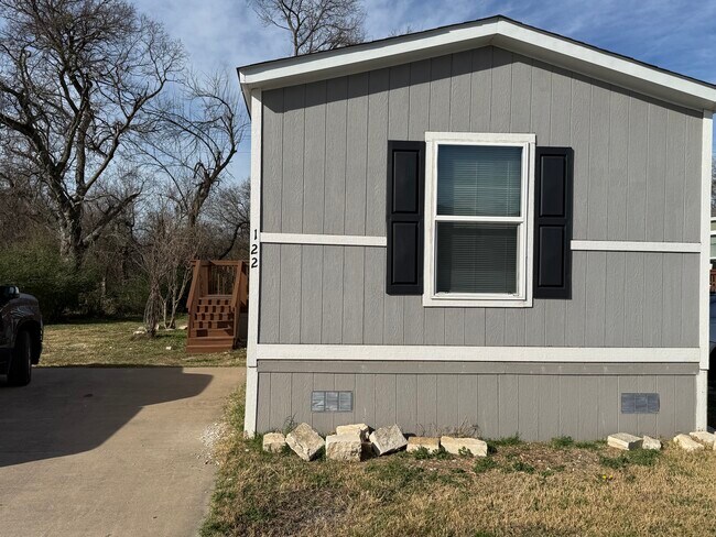 Building Photo - 122 Prairie Dr