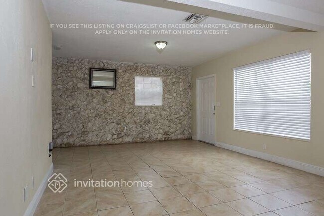 Foto del edificio - 810 N 69th Ave